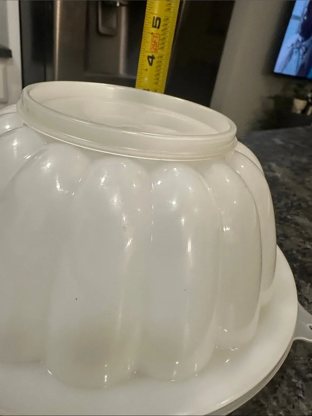 Tupperware White Heart-Top Gelatin Mold
